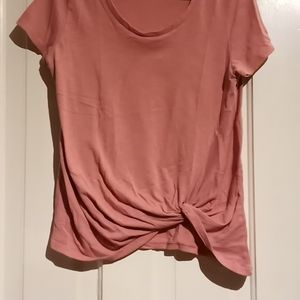 Short sleeve T with swist detail